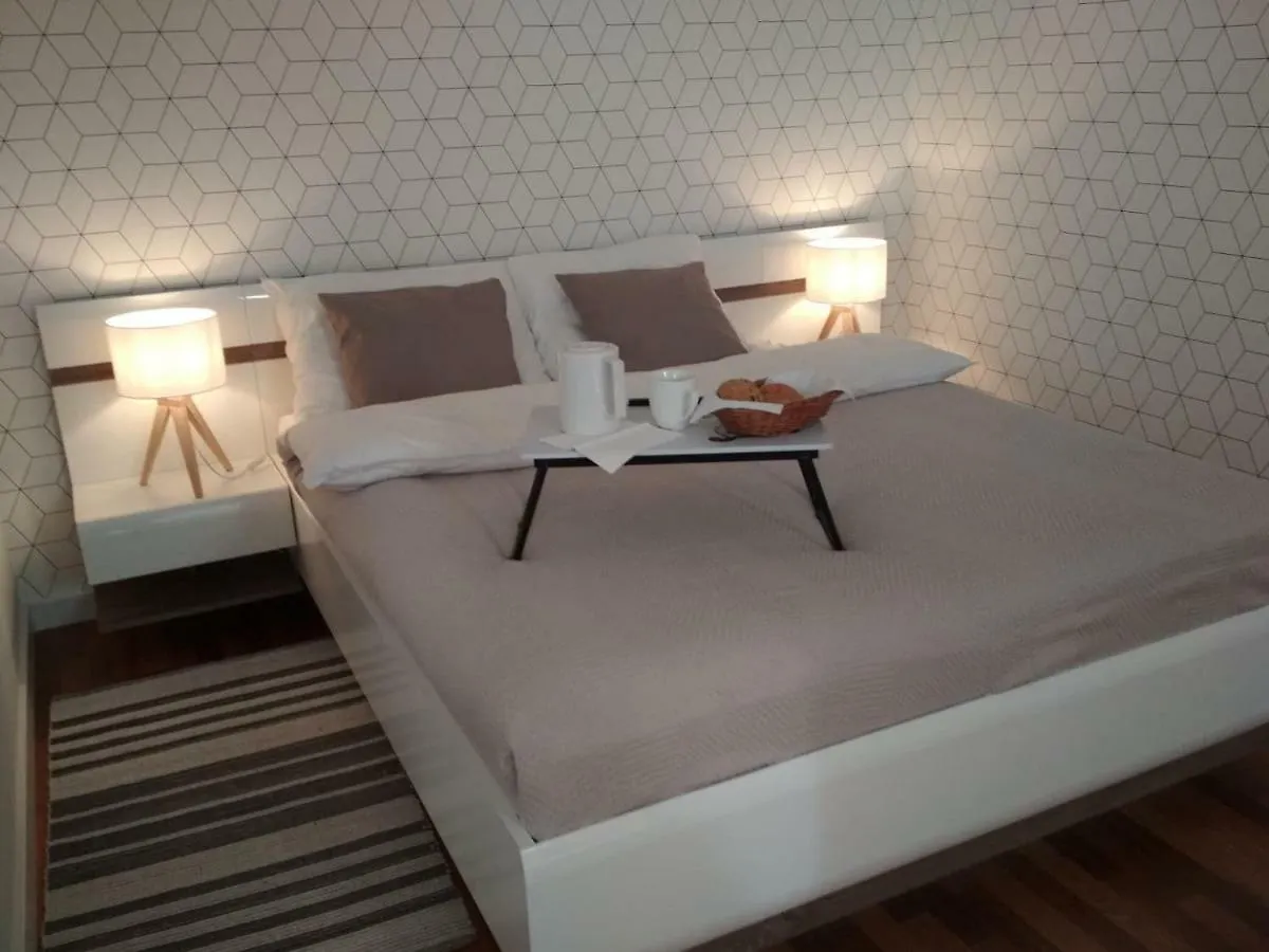 Apartament Anielewicza 9 Warszawa